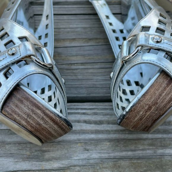 Guess Women Heel Shoes Silver Tone Leather Upper Open Toe Shoes Size 9M - Picture 9 of 12